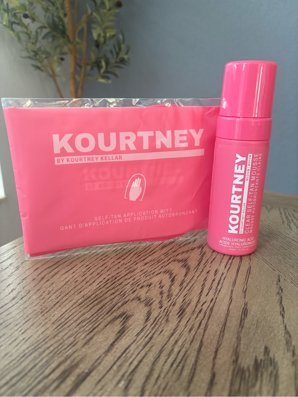 Kourtney Self-Tan Mousse & Mitt Set